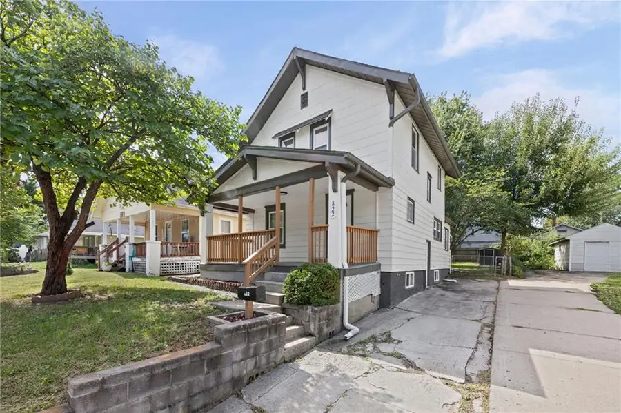 822 S Hardy Avenue, Independence, MO 64053 - #3