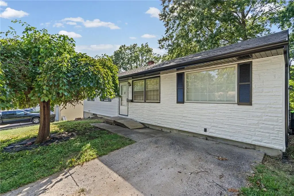 3916 S Spring Street, Independence, MO 64055 - #1
