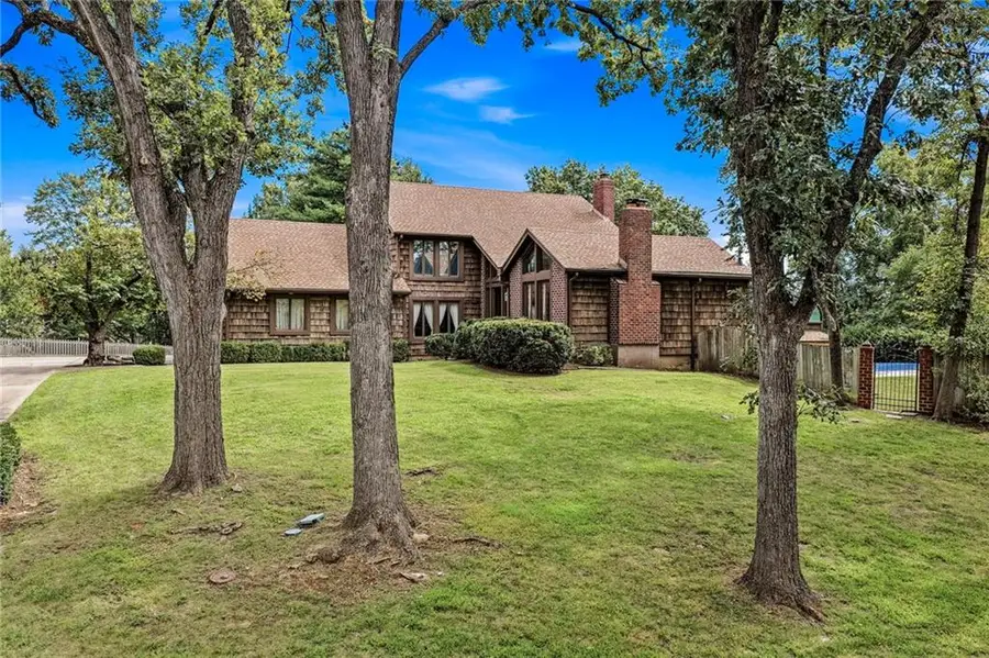 4209 W 104th Terrace, Overland Park, KS 66207 - #2
