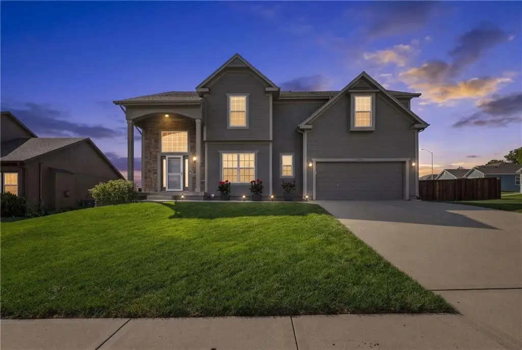 9644 Adrian Avenue, Kansas City, MO 64154 - #1