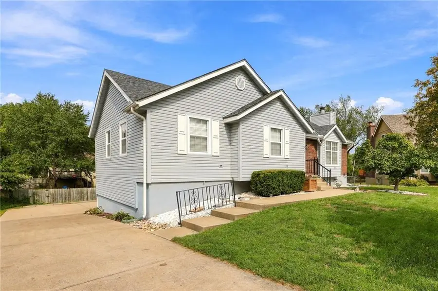 816 SE 16th Street, Oak Grove, MO 64075 - #2