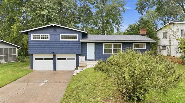 6870 N Montrose Avenue, Kansas City, MO 64151
