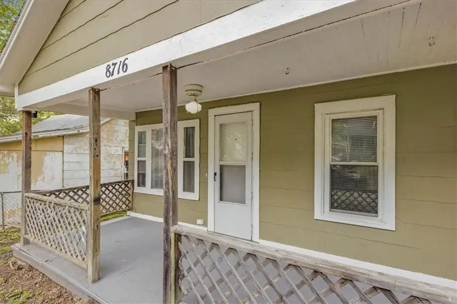 8716 E Roberts Street, Independence, MO 64053 - #3