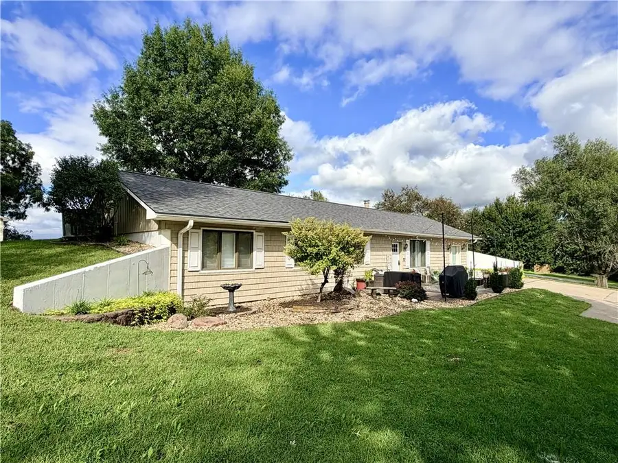 2723 Mansfield Road, Saint Joseph, MO 64503 - #2