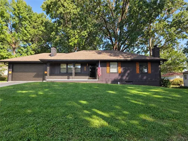 7725 Crescent Avenue, Raytown, MO 64138