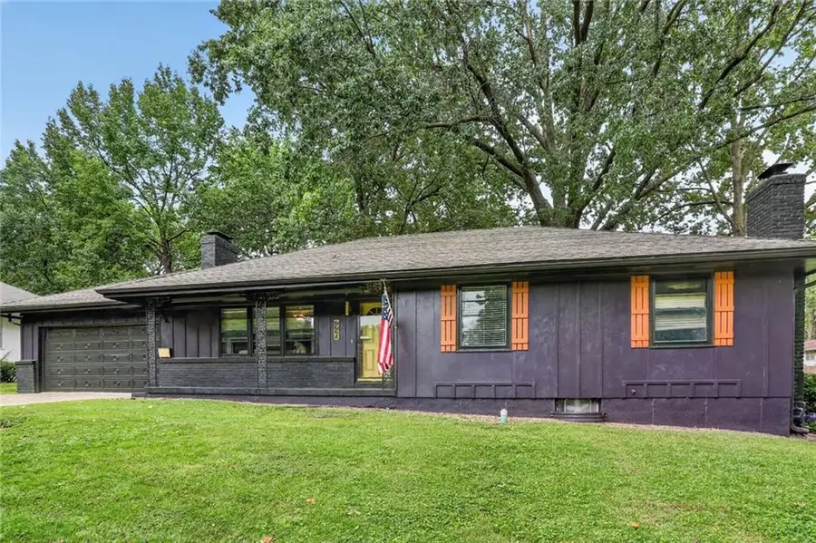 7725 Crescent Avenue, Raytown, MO 64138 - #2