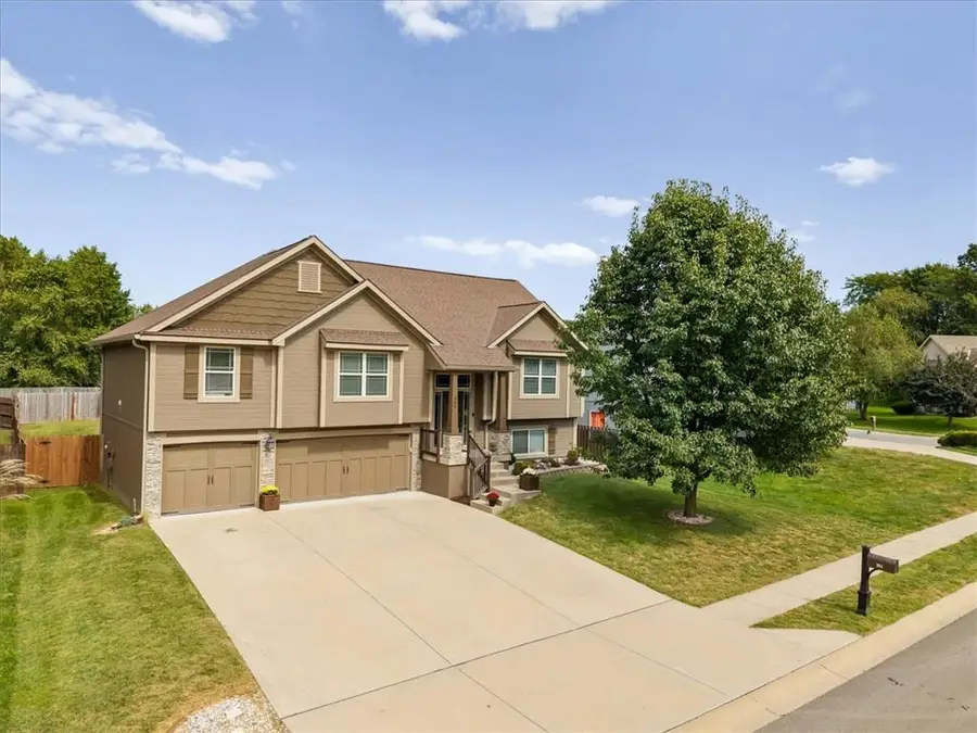 904 NW 110th Terrace, Kansas City, MO 64155 - #3