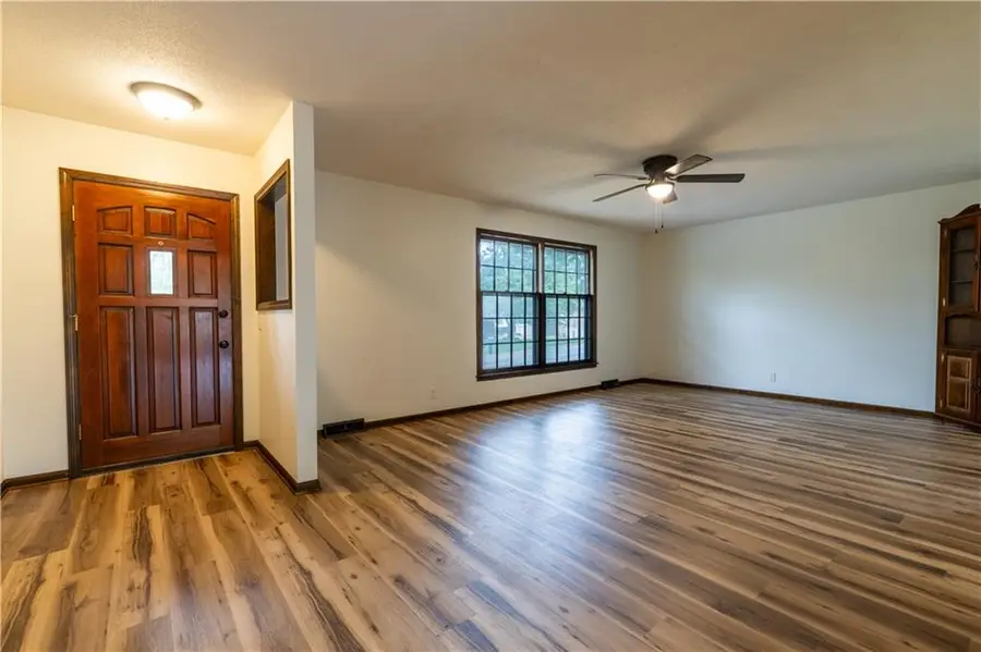 2109 N Leonard Road, Saint Joseph, MO 64506 - #3