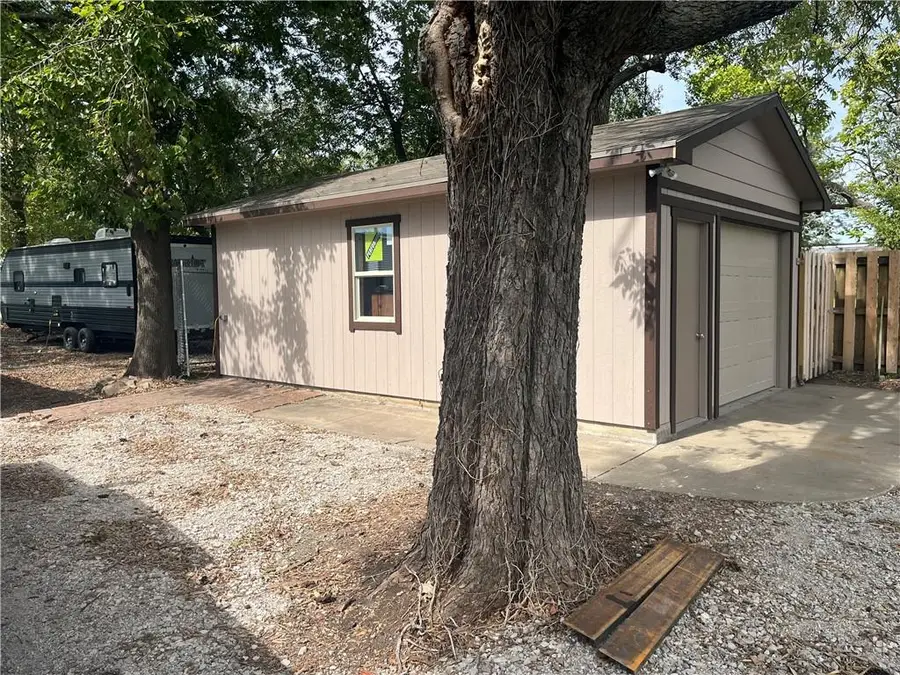 115 W Seventh Street, Wellsville, KS 66092 - #2