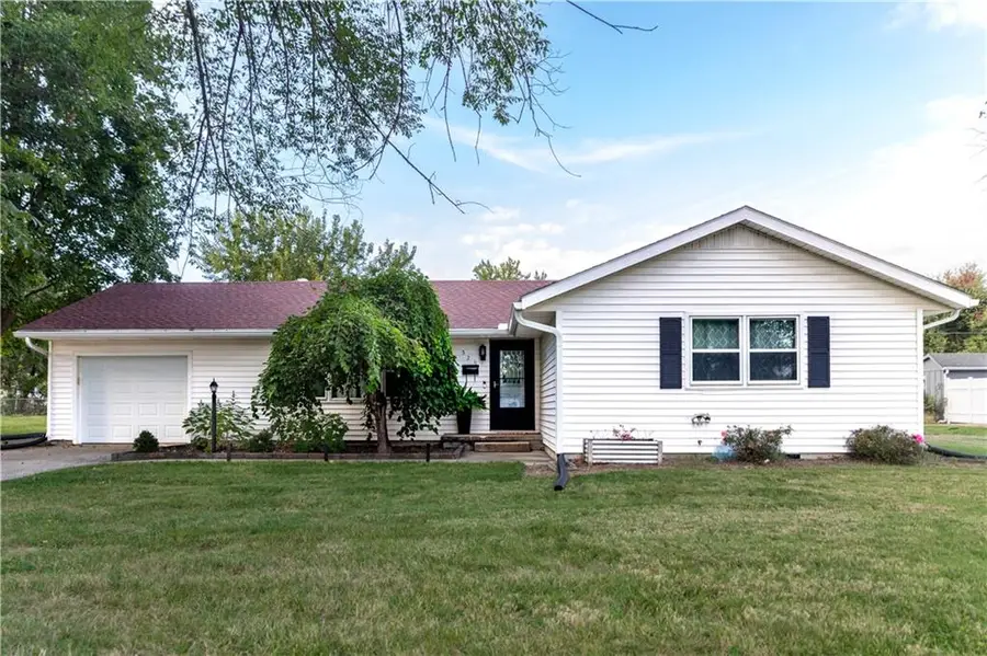 529 North Drive, Marshall, MO 65340 - #2