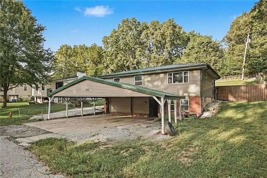 502 Dundee Road, Smithville, MO 64089 - #3