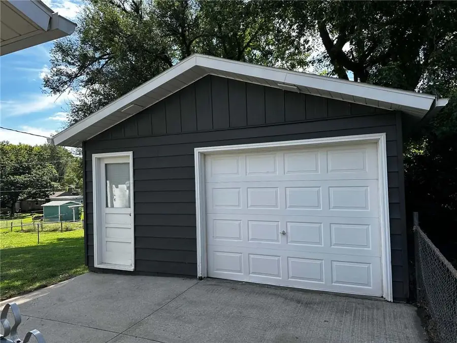 3416 Jackson Street, Saint Joseph, MO 64507 - #2
