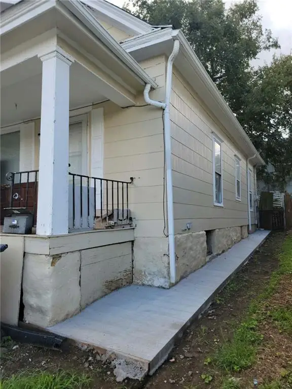 220 N Elmwood Avenue, Kansas City, MO 64123 - #3