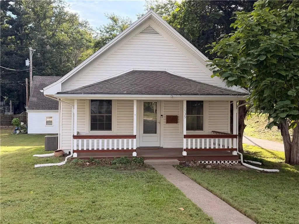1535 S Cedar Avenue, Independence, MO 64052 - #1