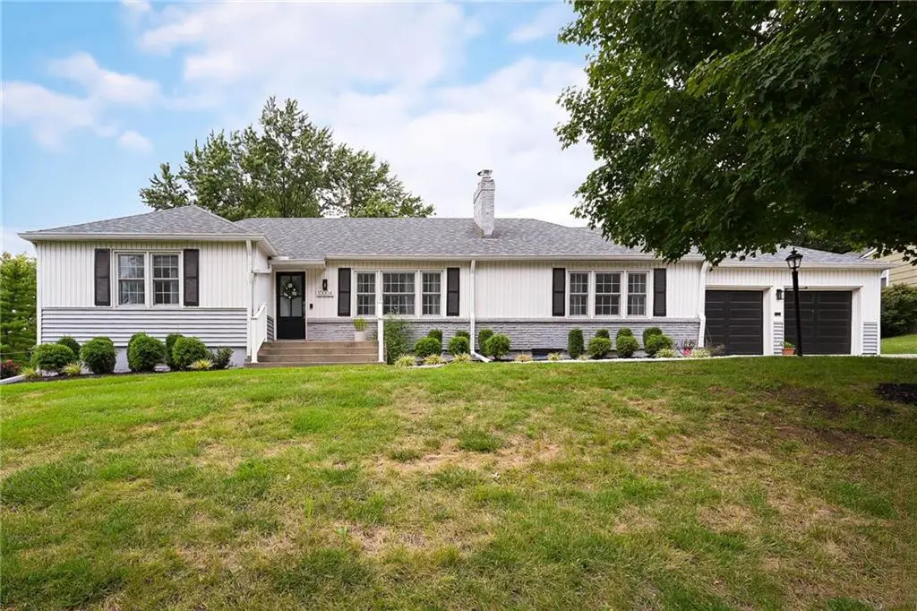 10004 Holly Street, Kansas City, MO 64114 - #1