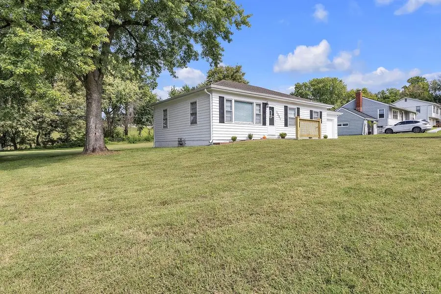 3801 Powers Drive, Saint Joseph, MO 64503 - #3