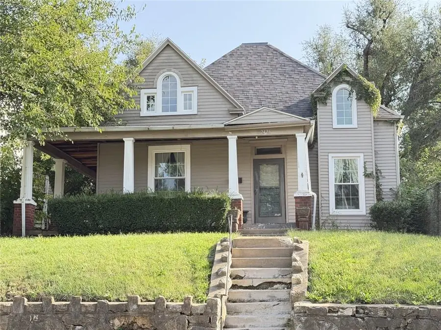 2426 Lafayette Street, Saint Joseph, MO 64507 - #2