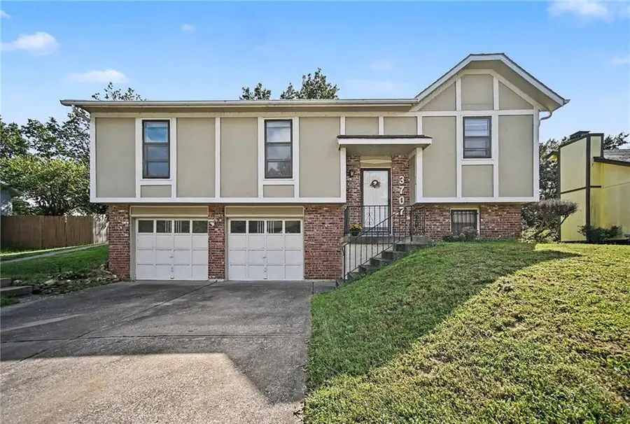 3707 E 114th Terrace, Kansas City, MO 64137 - #2