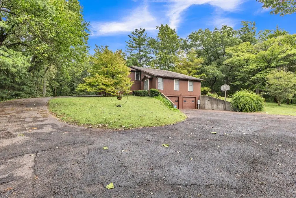 4715 Amazonia Road, Saint Joseph, MO 64505 - #1