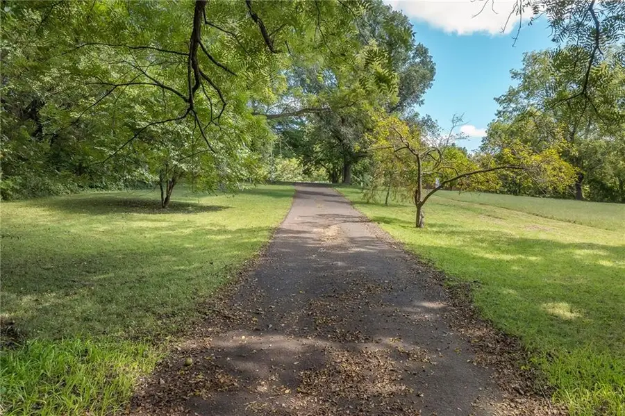 4715 Amazonia Road, Saint Joseph, MO 64505 - #3
