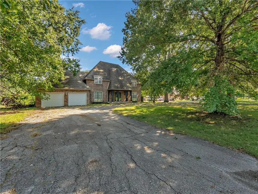 1000 S Stratford Road, Olathe, KS 66062 - #2