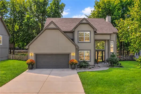 509 NE Garnet Lane Ne, Lee's Summit, MO 64064