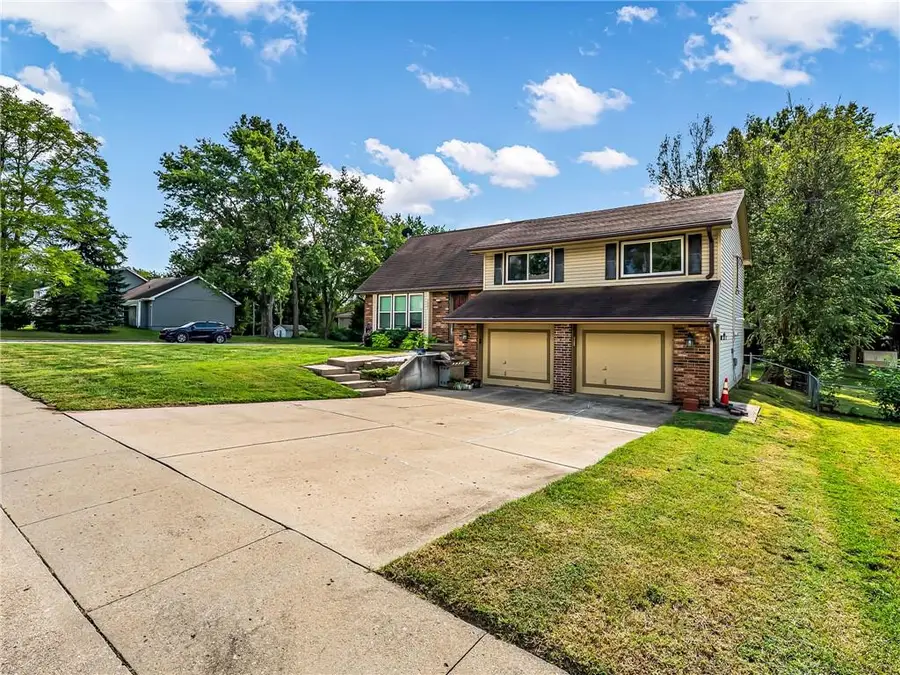 1901 Choctaw Street, Leavenworth, KS 66048 - #2