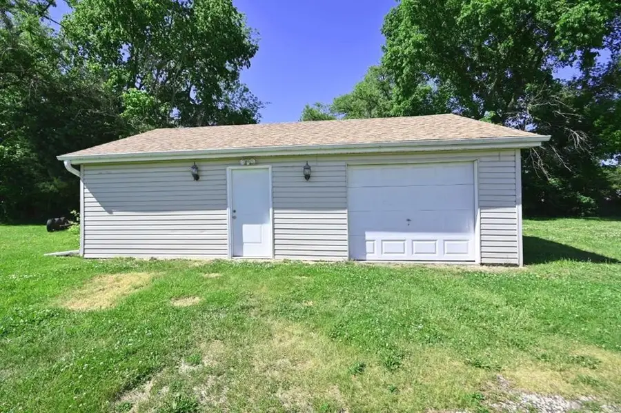 401 N Platte Avenue, Edgerton, MO 64444 - #2