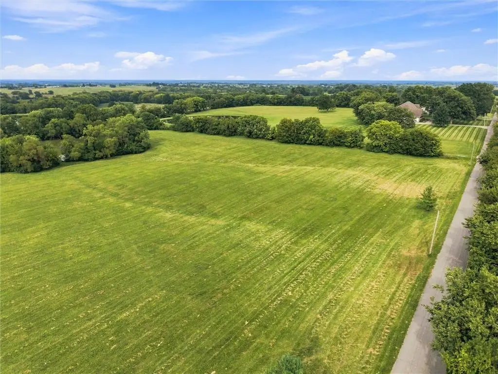 Ridgeview Avenue, Liberty, MO 64068 - #1