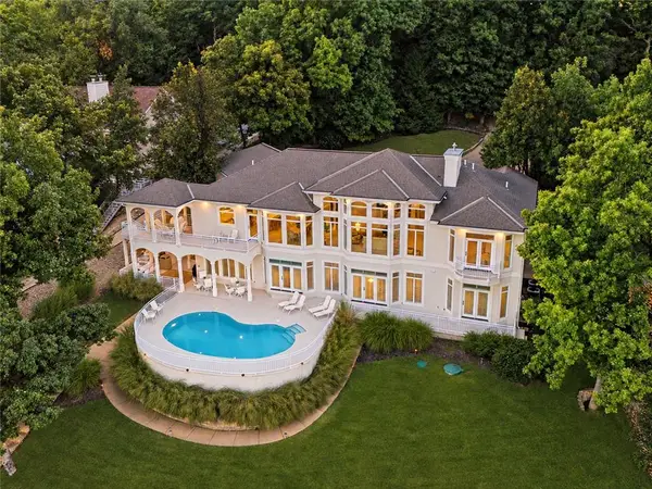 302 Crown Point Drive, Four Seasons, MO 65049