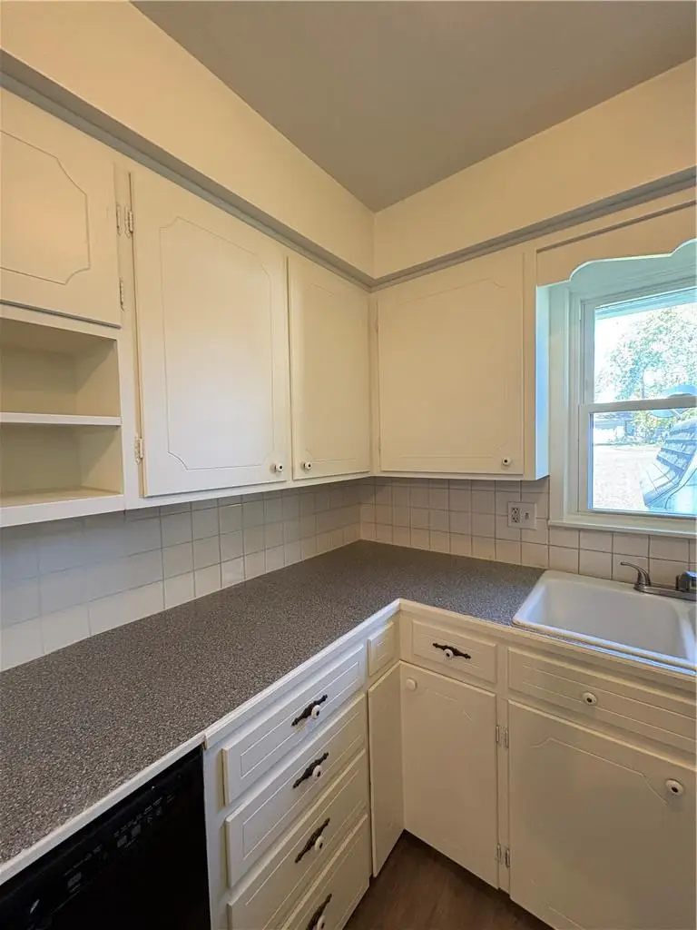 303 E Truman Avenue, Clinton, MO 64735 - #3