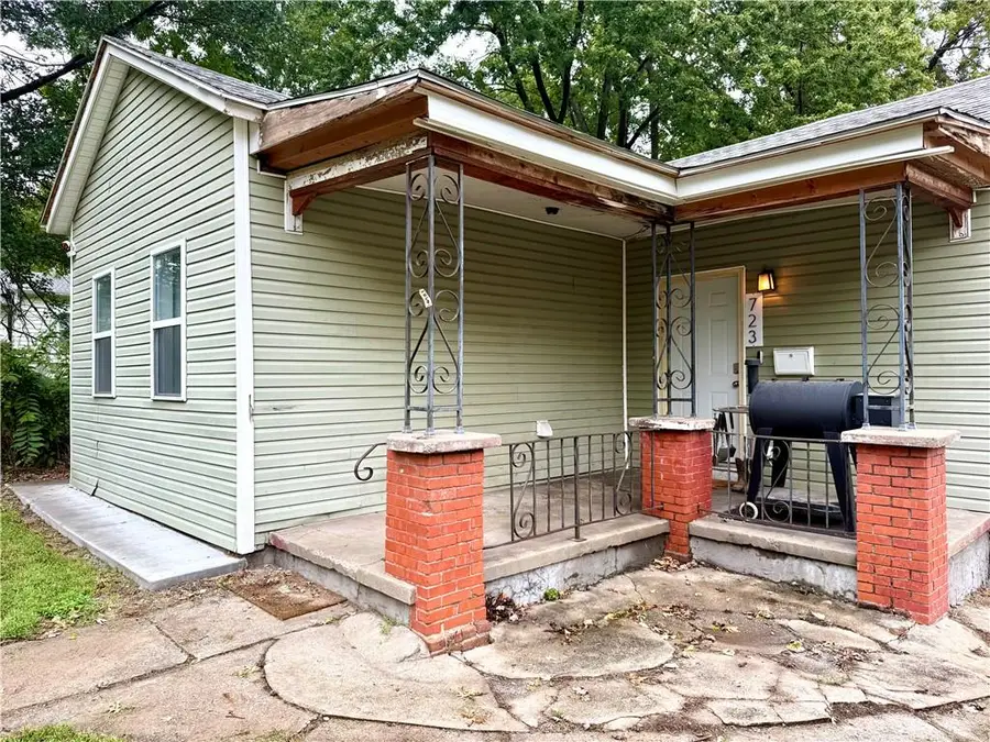 723 S 18th Street, Saint Joseph, MO 64507 - #2