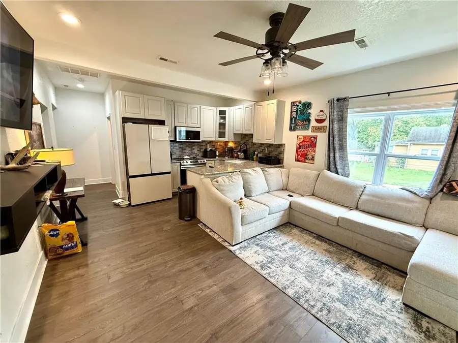 723 S 18th Street, Saint Joseph, MO 64507 - #3