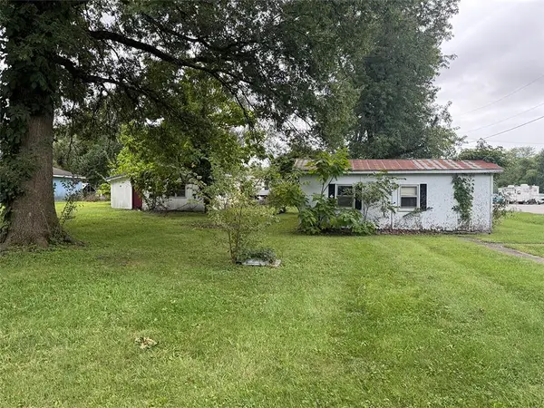 813 Elm Street, Henrietta, MO 64036