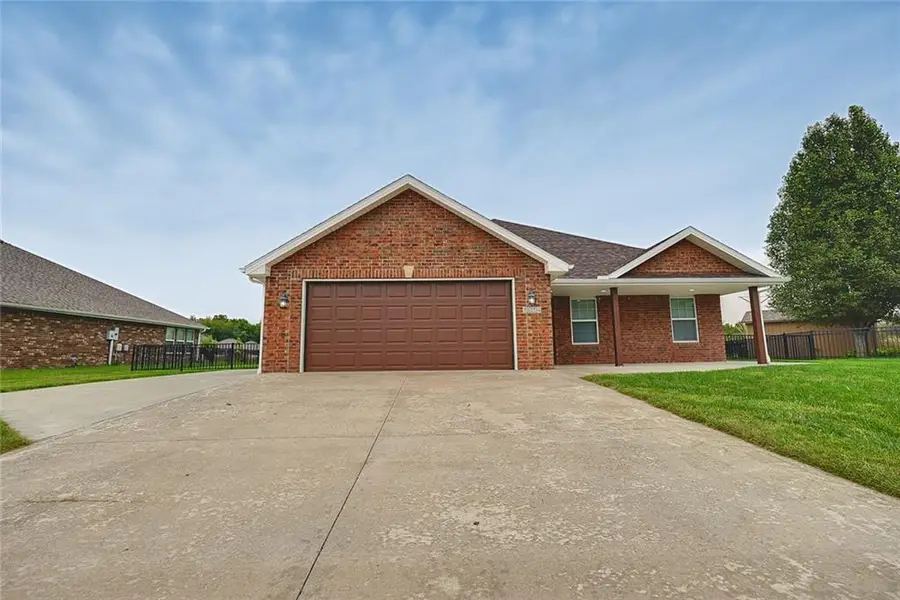 1614 NW Creekland Drive, Grain Valley, MO 64029 - #3