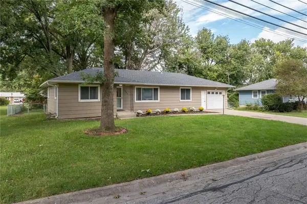 1401 N Howenstien Avenue, Cameron, MO 64429