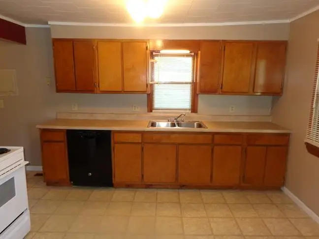 304 E Rose Street, Pittsburg, KS 66762 - #3