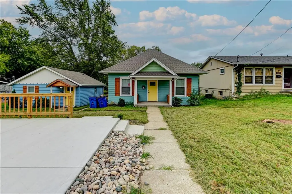 326 E Main Street, Odessa, MO 64076 - #1
