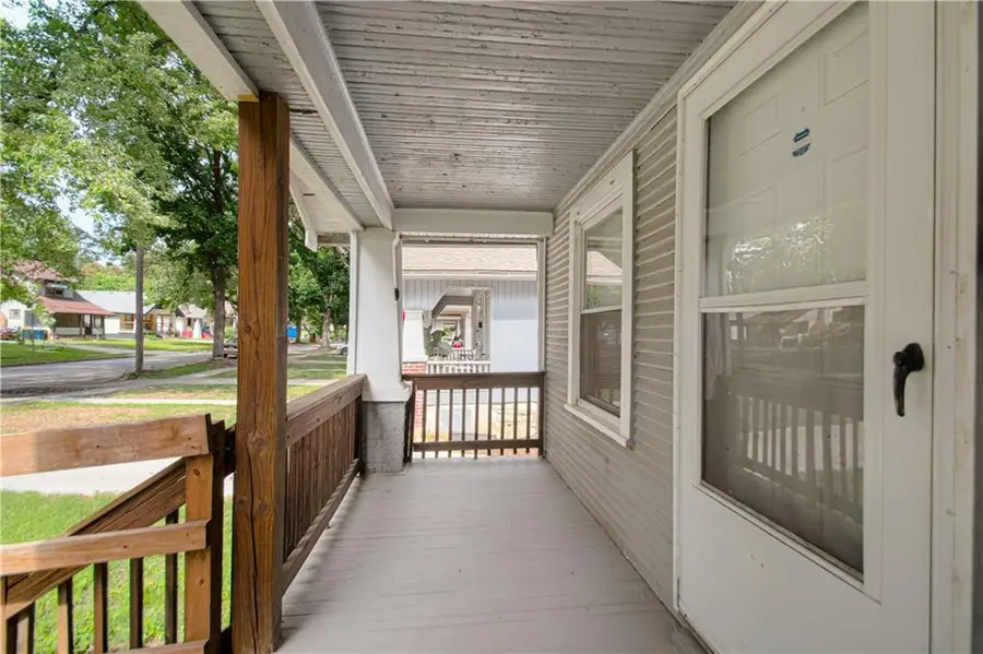 5721 Brooklyn Avenue, Kansas City, MO 64130 - #2