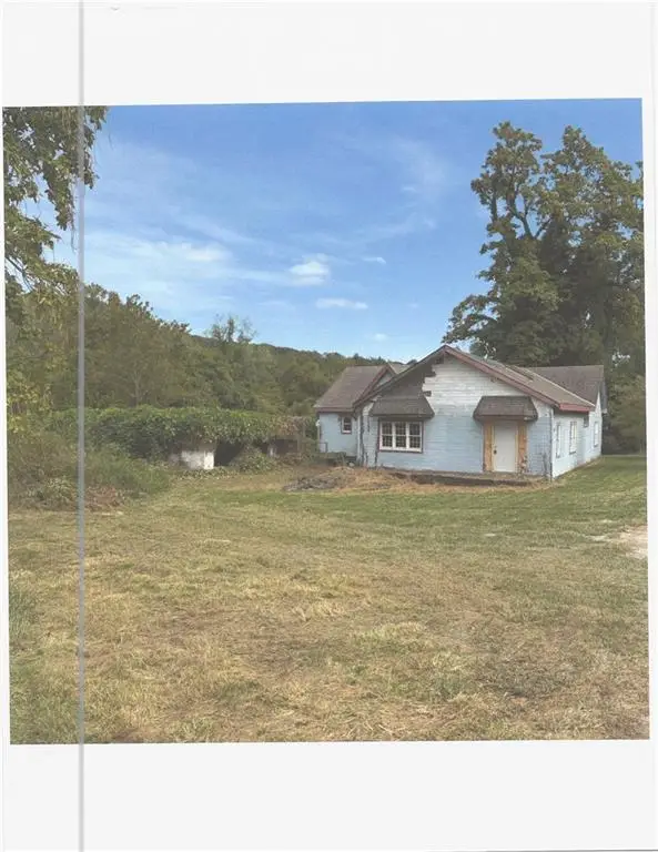 2711 N Courtney Road, Independence, MO 64058