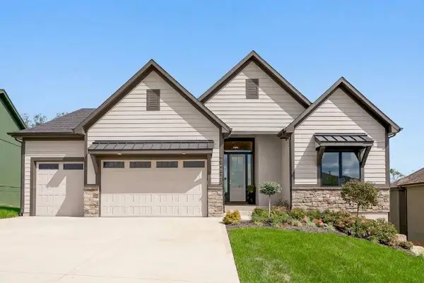 22428 W 90th Terrace, Lenexa, KS 66227
