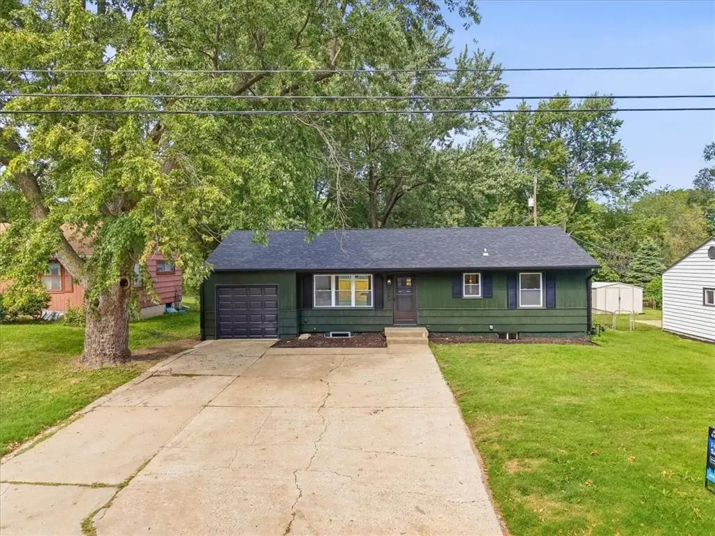 5806 W 75th Street, Prairie Village, KS 66208 - #1