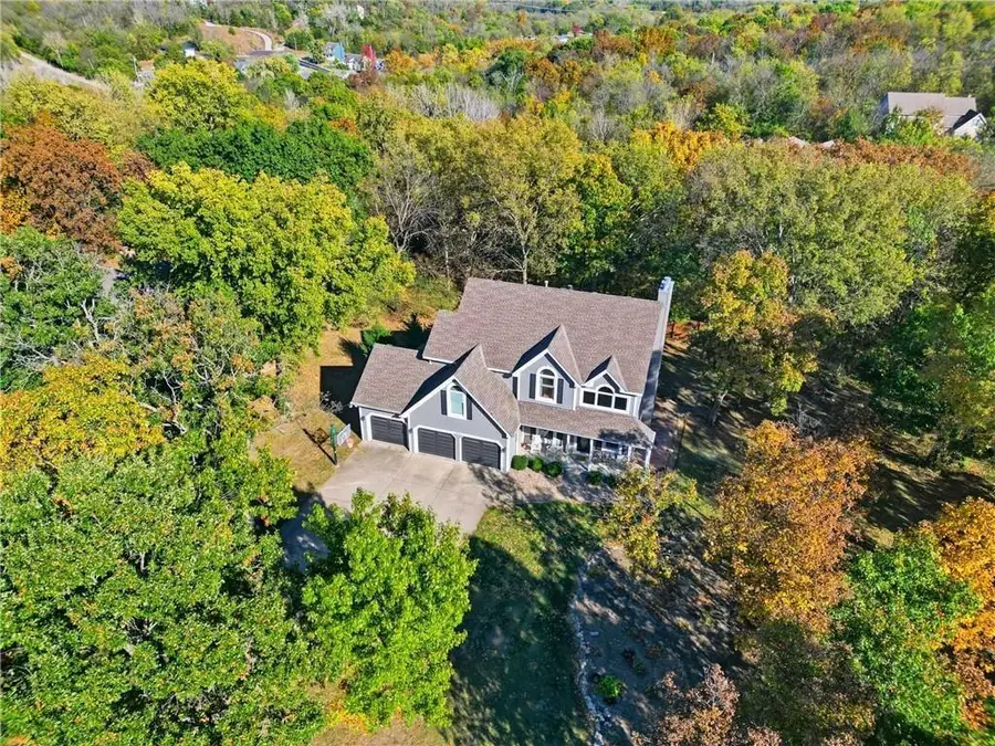 16516 149th Court, Bonner Springs, KS 66012 - #2