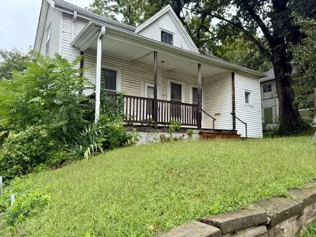 1018 N 19th Street, Saint Joseph, MO 64501 - #1