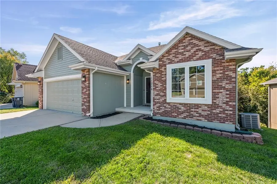11216 N Lewis Avenue, Kansas City, MO 64157 - #3
