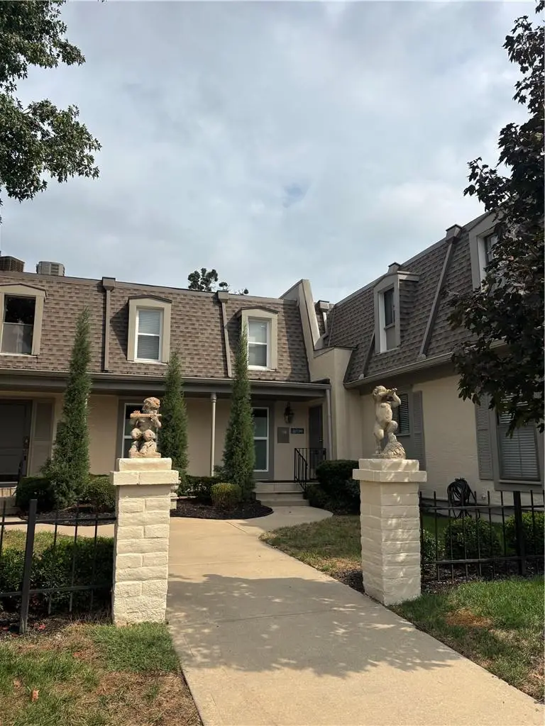 10730 Glenwood Street #C, Overland Park, KS 66211 - #2