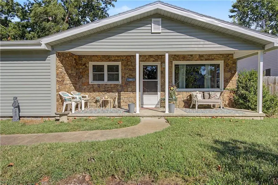 206 N Webster Street, Erie, KS 66733 - #2