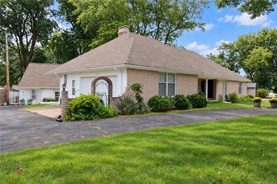 3609 Blue Ridge Boulevard, Independence, MO 64052 - #2