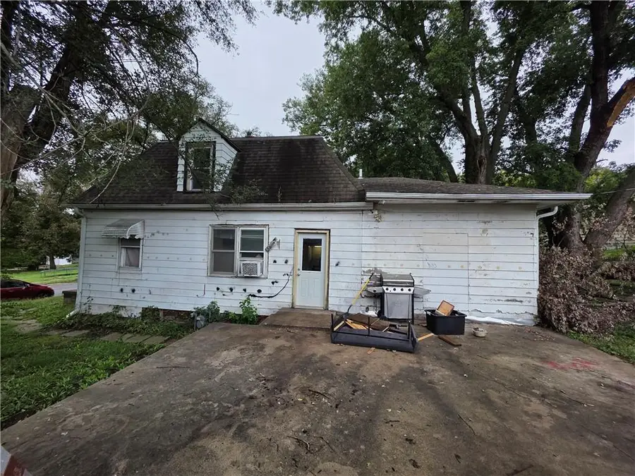 705 Thompson Avenue, Saint Joseph, MO 64504 - #2