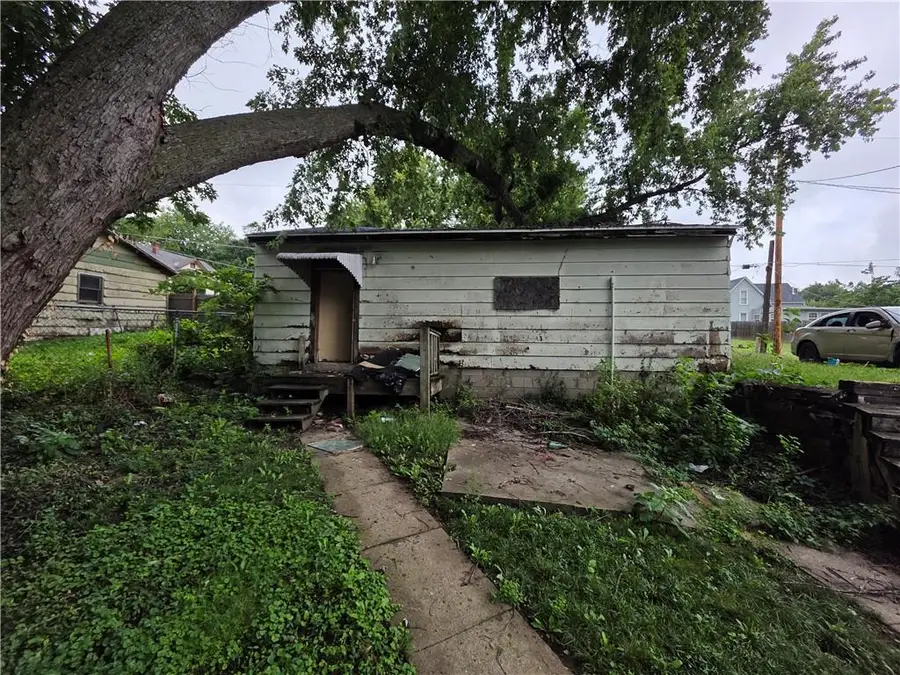 705 Thompson Avenue, Saint Joseph, MO 64504 - #3